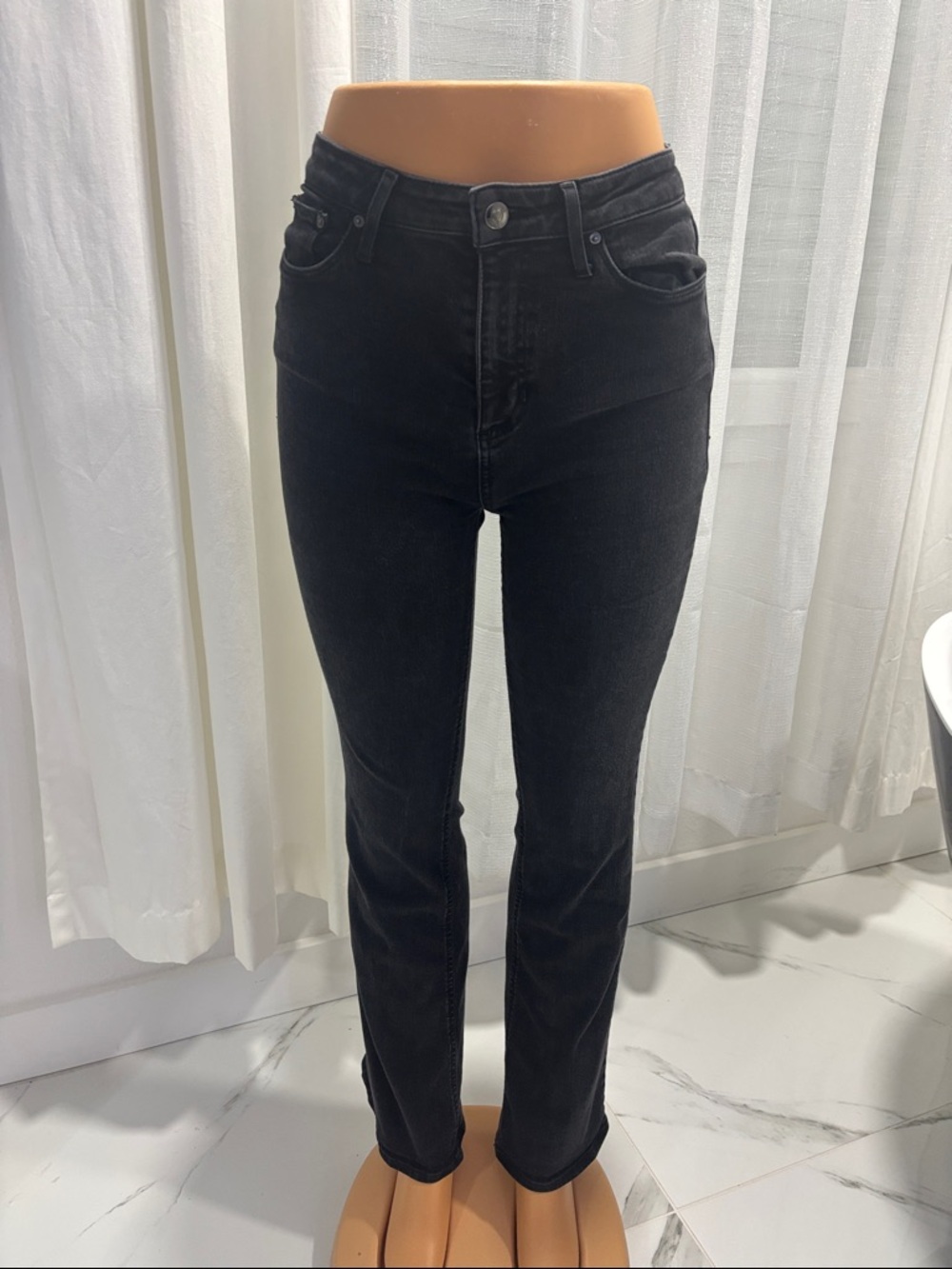 GUESS High-Rise Black Slim Straight Jeans